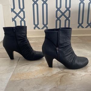 Rialto ankle boots, 8.5m, 3 in heels